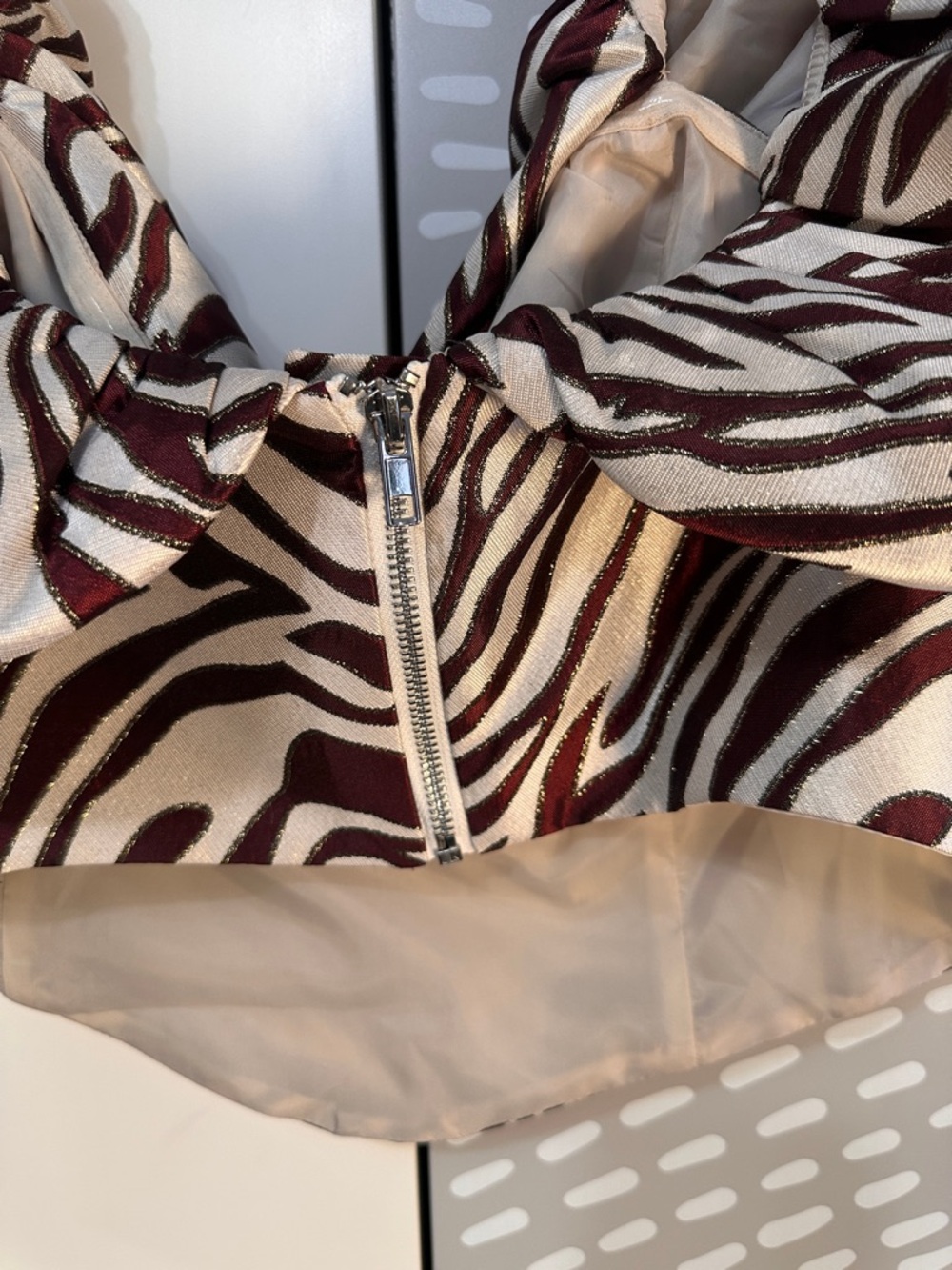 ASOS LUXE Jacquard print Cream and Brown Zebra print top size 14 NWT - Picture 7 of 8